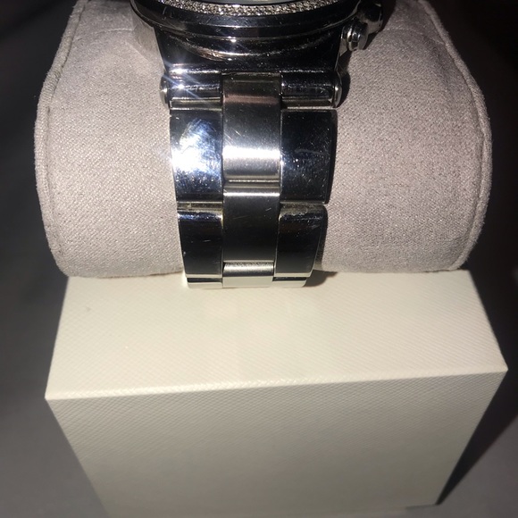 Michael Kors Watch - Picture 4 of 5